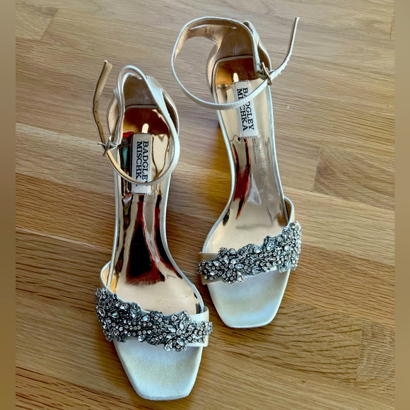 BADGLEY MISCHKA Womens Gold Ankle Strap Bow Accent Glitter Tess Square Toe Block Heel Buckle Heeled